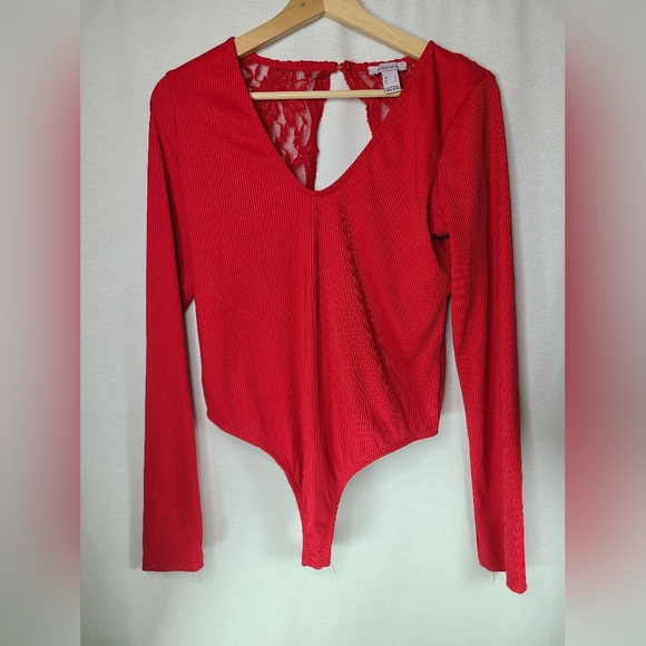 Revamped red body suit size large womens - Picture 2 of 4